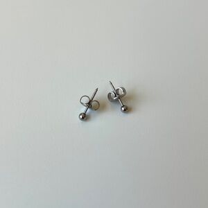 STUDEX Stainless Steel 1.5mm Ball Stud Piercing Earrings | NWOT